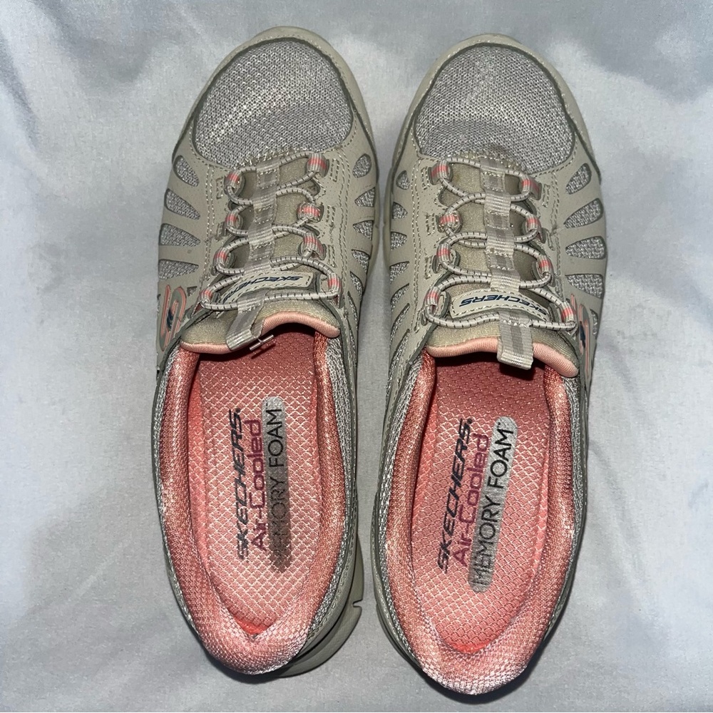 Skechers Women's Beige and Pink Sneakers
